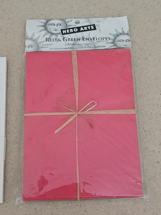NIP PERSONAL STAMP EXCHANGE LINEN ENVELOPES & HERO ARTS RED GREEN CARD ENVELOPES - Picture 3 of 4